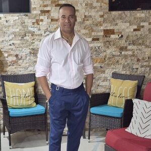 Meet your Posher, Dennis